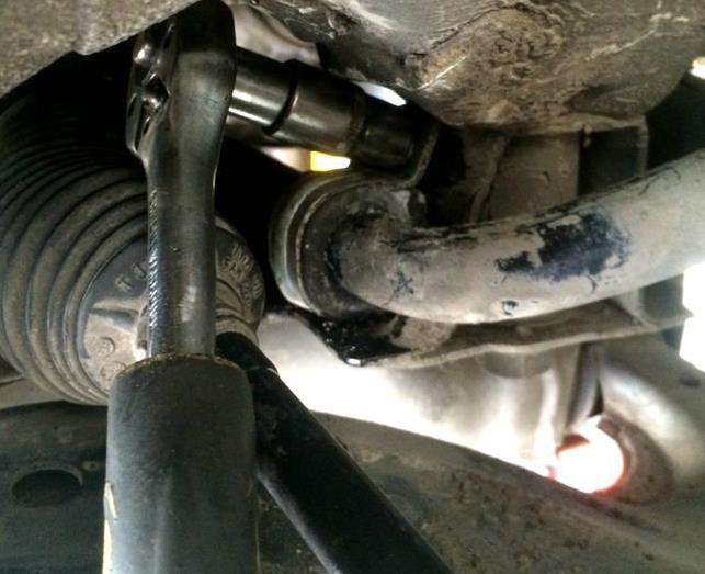 汽车平衡杆胶套更换视频,高尔夫前平衡杆胶套更换