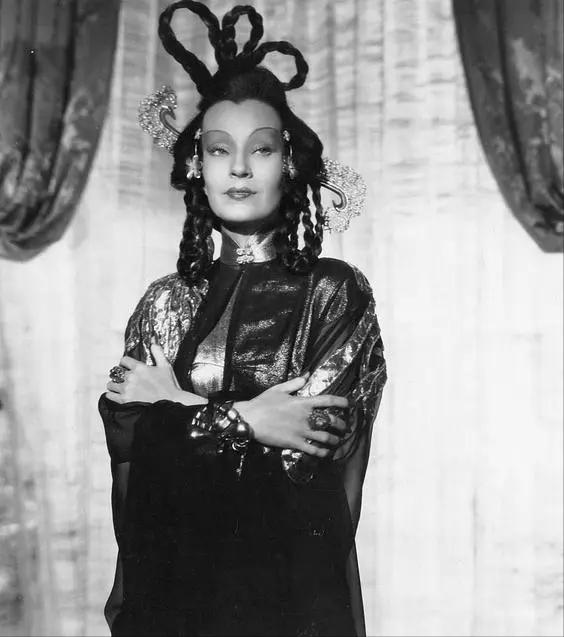 为什么清华美院热衷于眯眯眼,央视评清华大学美院眯眯眼