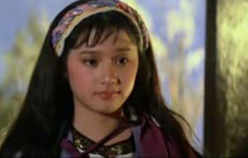 出生7天父母离婚，遭兄母凌虐嫌弃，演《绝代双骄》成最美慕容九