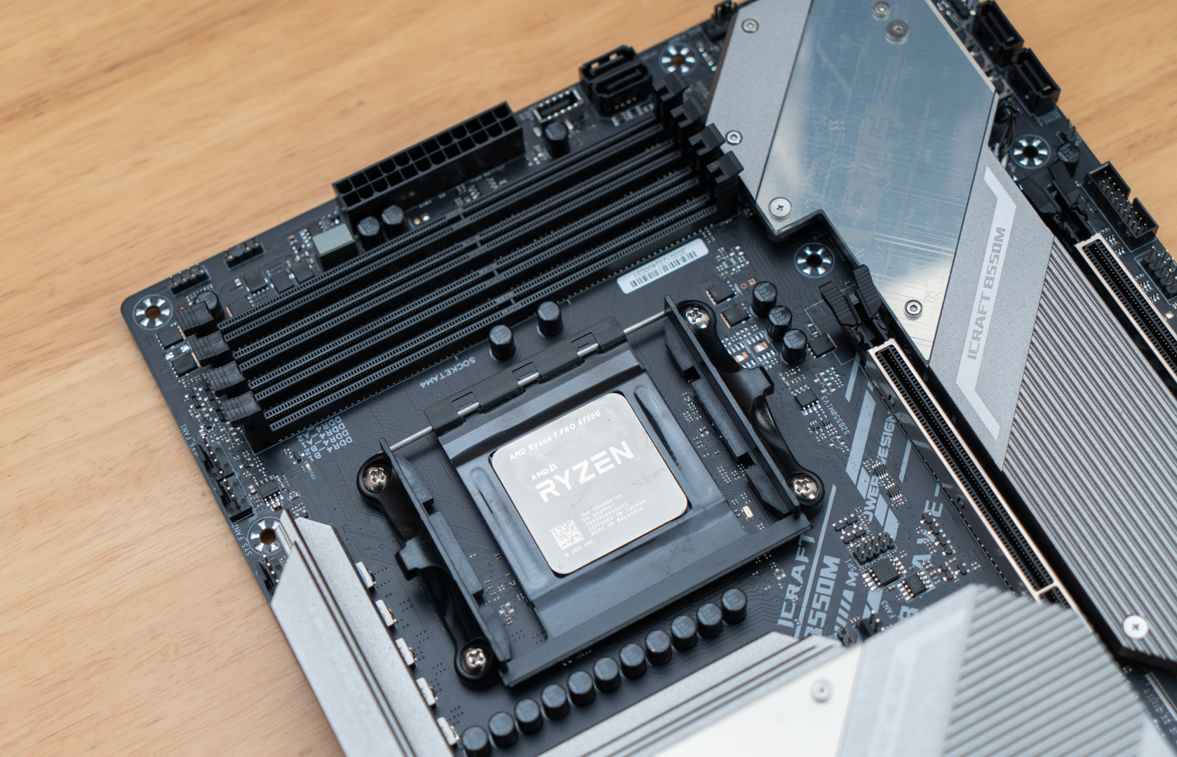 有没有显卡无所谓，游戏、剪辑全搞定，4月份电脑装机单分享