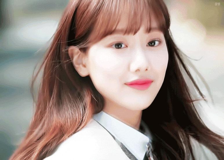 搬起石头砸自己脚韩语,韩国女团遭队长霸凌