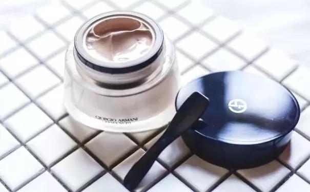 冬天十大遮瑕最好平民粉底液,冬日干皮遮瑕效果好的大牌粉底