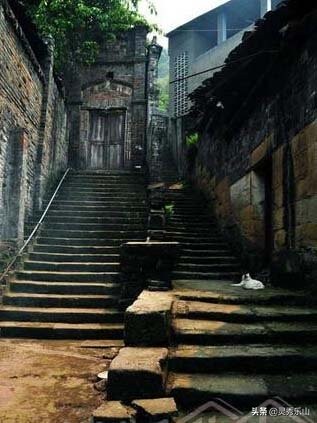 乐山五通桥小西湖美食广场,乐山小西湖