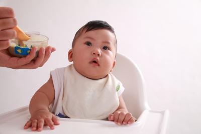 宝宝不爱吃辅食觉得没味道怎么办,宝宝不爱吃饭这几点你肯定没做对