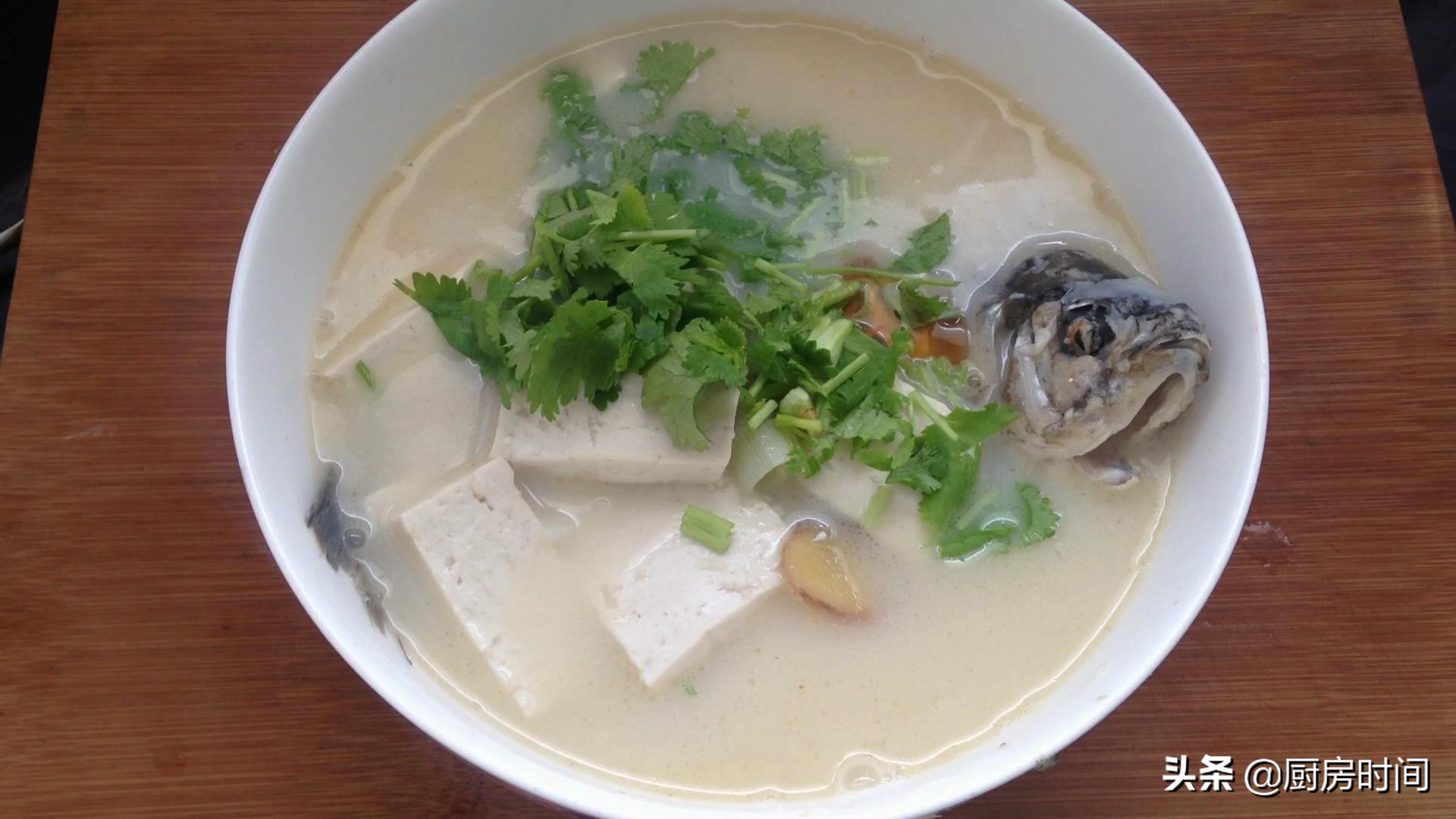 为什么你熬的鱼汤不白,为什么你做的鱼汤不浓教你一招