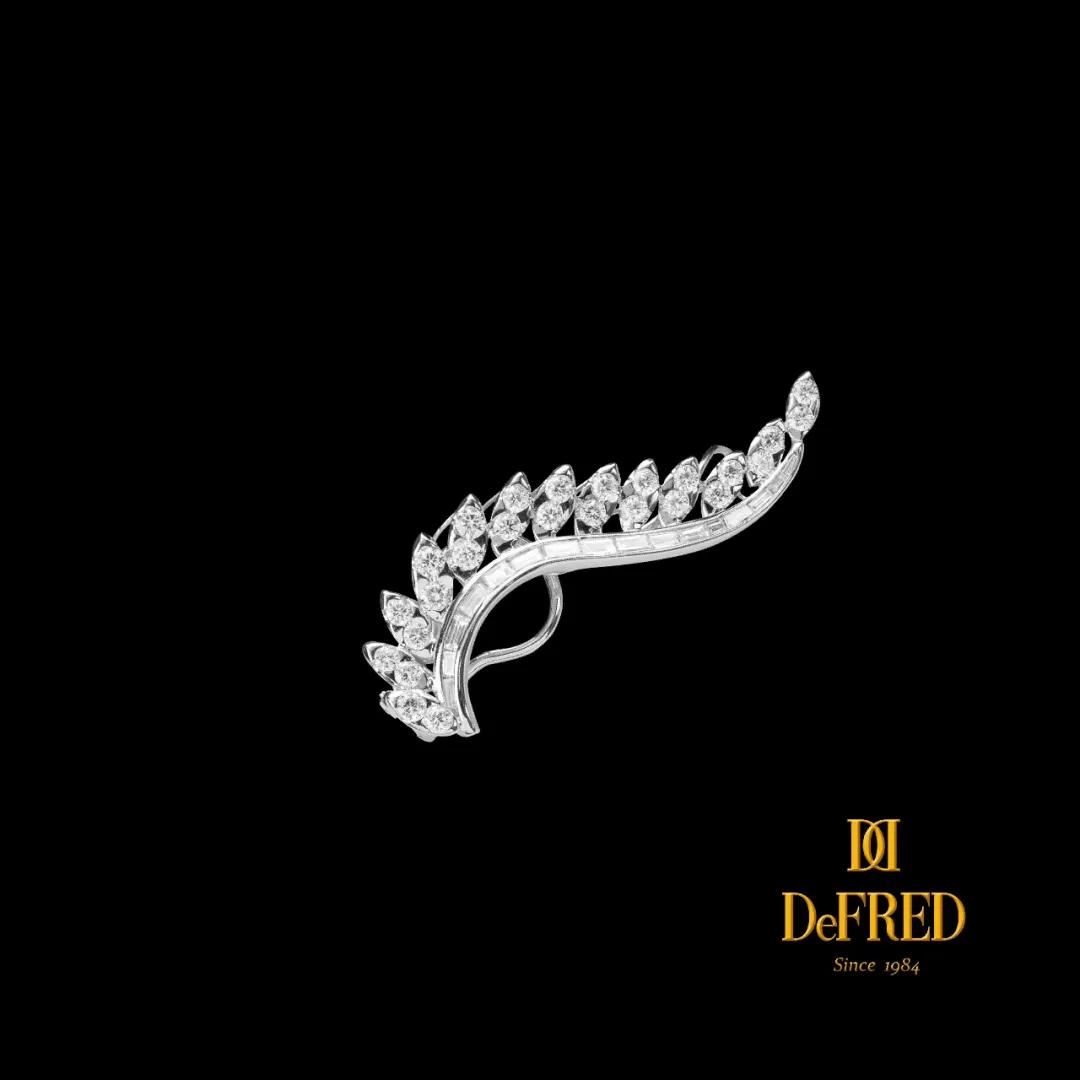 关之琳香港佳士得珠宝 (关之琳戴天价珠宝)