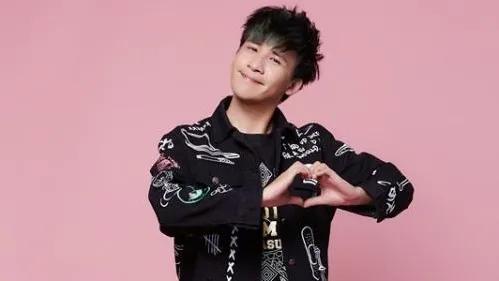 看似轻浮的外表,其实是最痴情的人