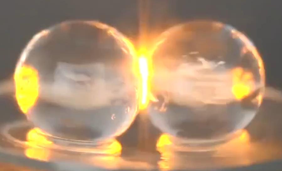 微波炉微波管工作原理,微波炉加热有灯吗