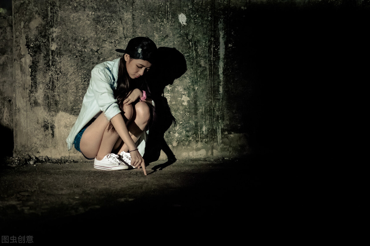 太敢拍！侵害女儿，母亲设套制造丈夫家暴、出轨证据，只为护女儿