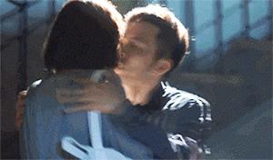 迪丽热巴直播遭男粉骚扰,迪丽热巴遭男子骚扰