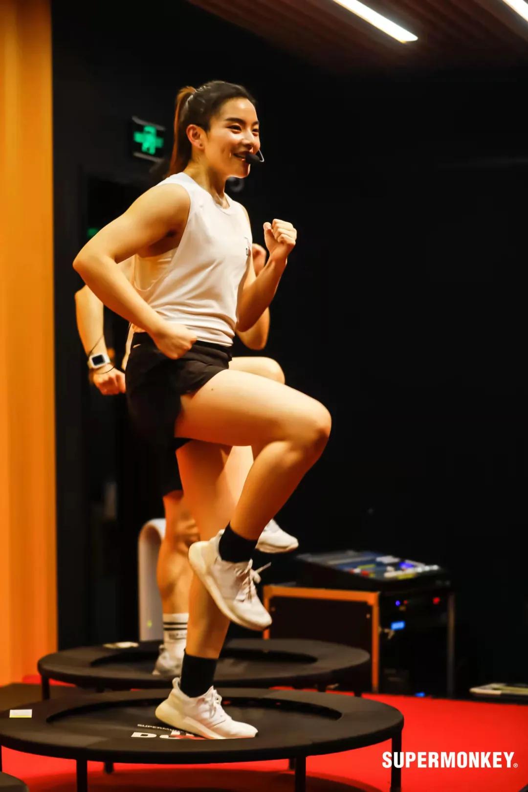 「2021冬季甩肉燃脂指南」，大上海时代广场和你一起遇见更好