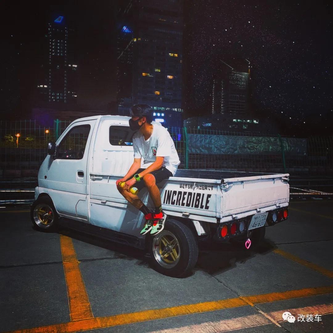 这动手能力也太强了！车友纯手工打造纯粹JDM小货车