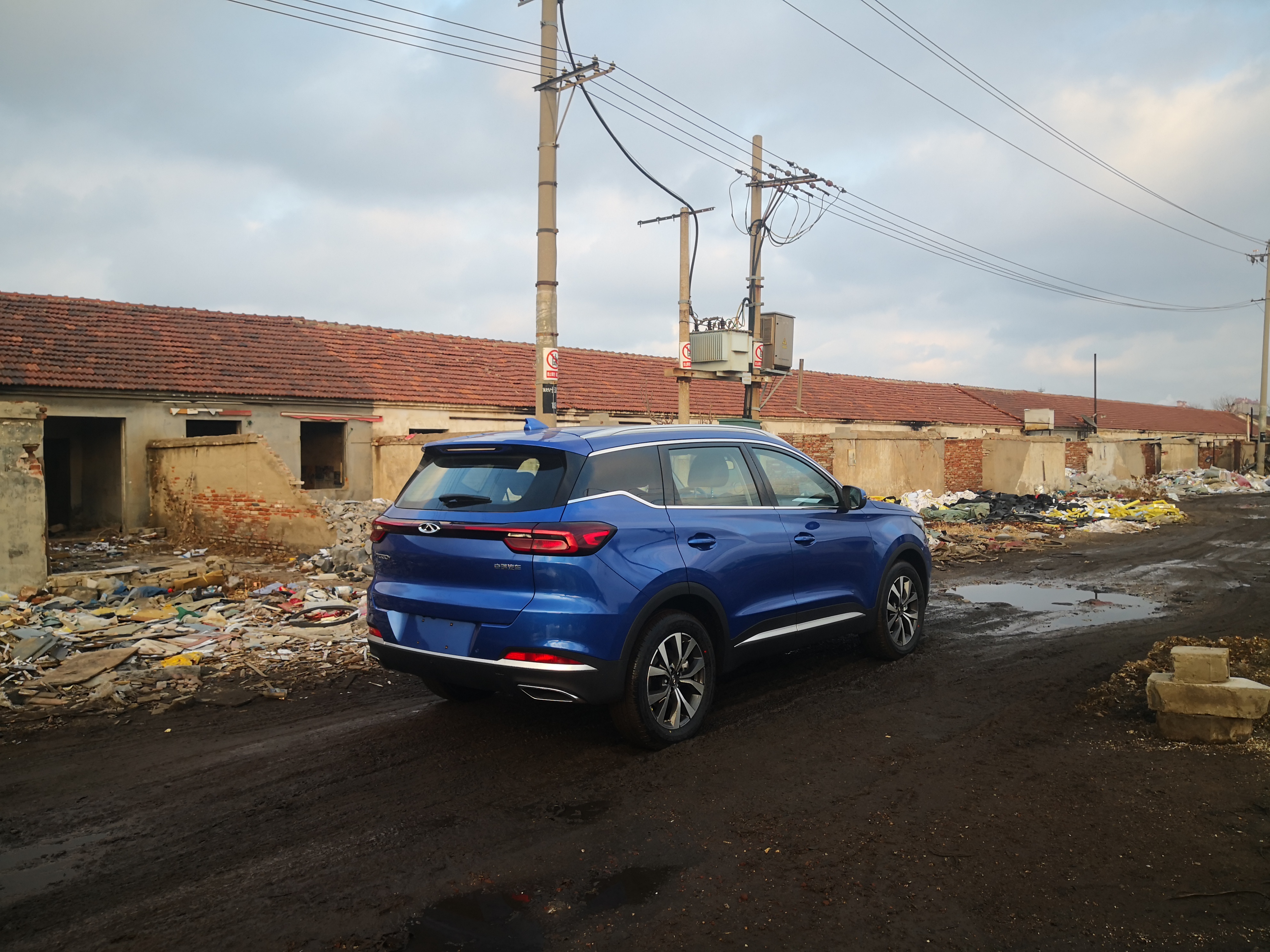 奇瑞狗哥,瑞虎7手动挡最低配暴力测试