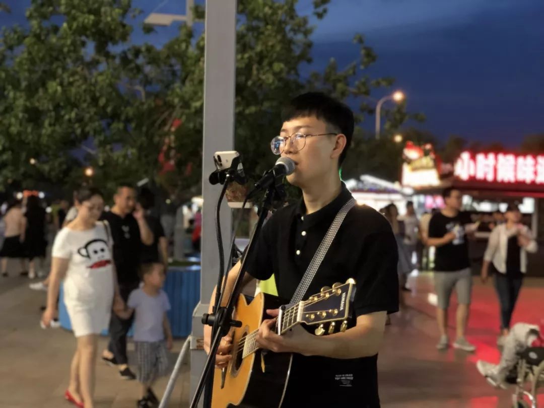 奥城夜市在哪里,奥城夜市美食攻略