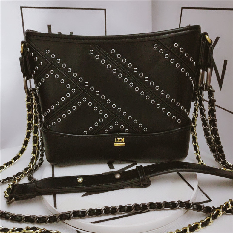 讨好女朋友的100种方法,讨好女朋友的一百种方法