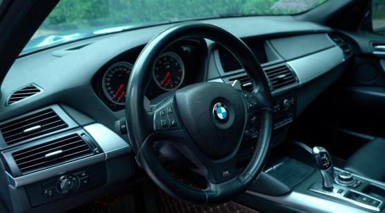 30万左右的大v8汽车,30万能买到v8小型汽车吗