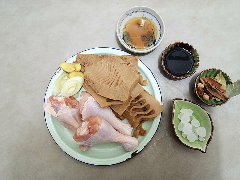笋干焖腊鸡腿,笋干焖鸡图片