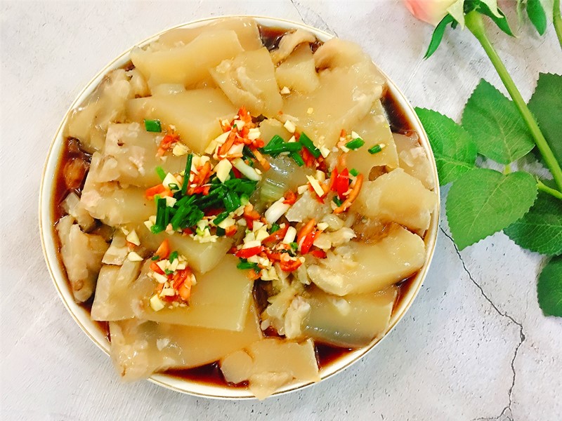 做猪皮冻不能少了这一步,做猪皮冻水多了不成冻怎么办