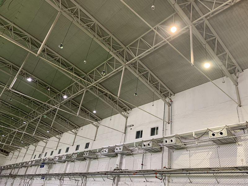 在东北冬天里，在室内踢11人制比赛，且还有地暖，中乙百嘉做到了