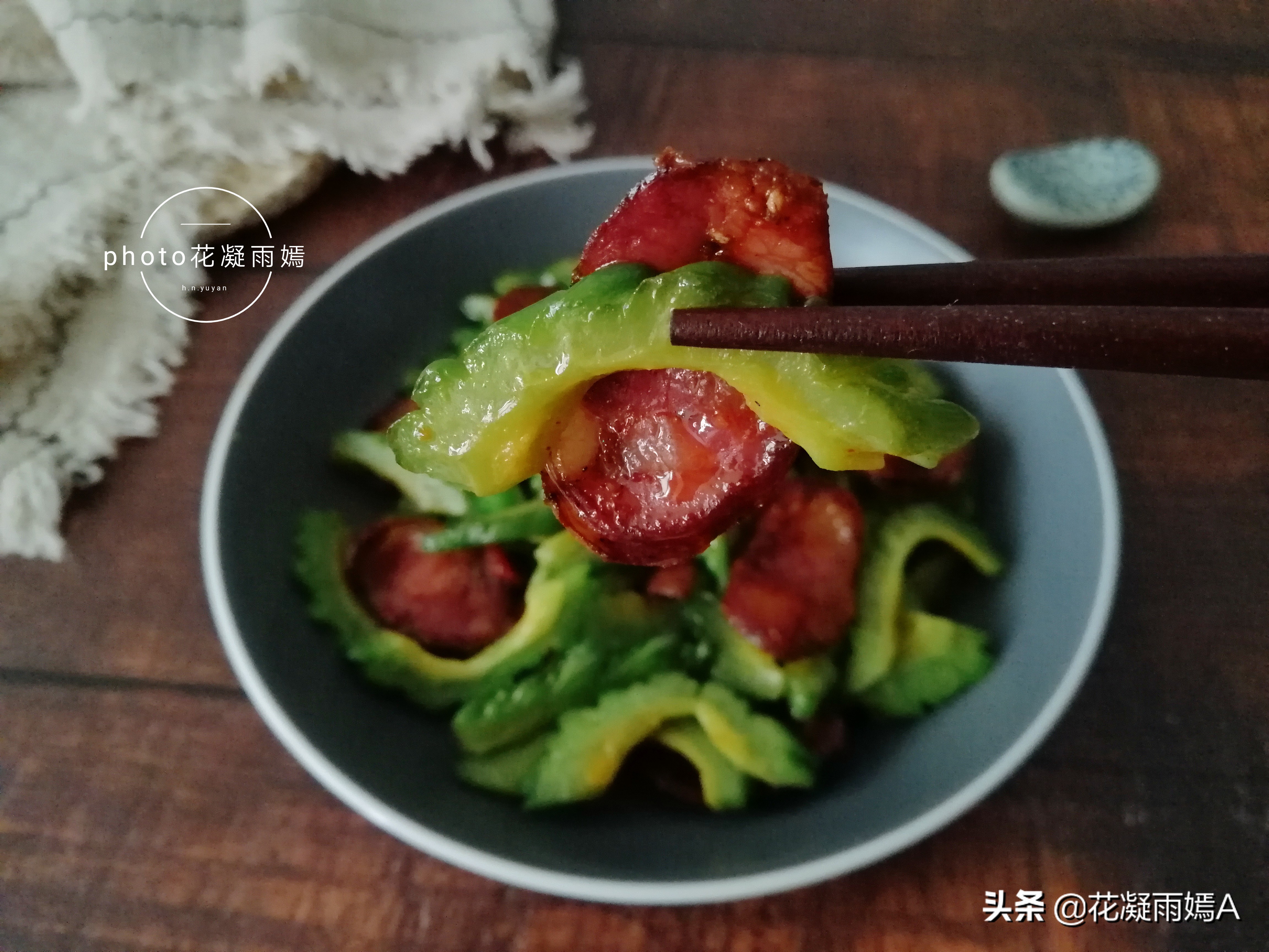 夏天要吃苦瓜，清热解暑，补充维C，常吃健脾开胃，1块钱1斤