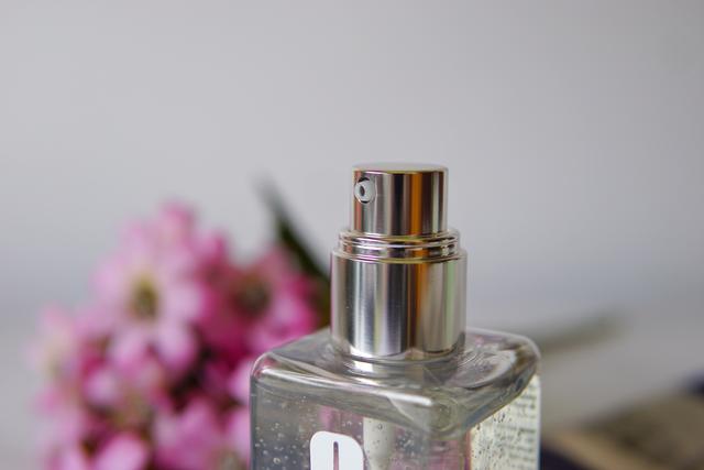 油皮夏季适合用什么面霜 (夏季好用不油的面霜推荐)