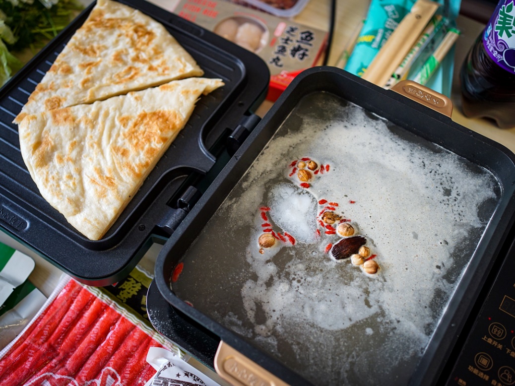 没有什么是一顿火锅解决不了水,利仁绿洲涮烤一体锅