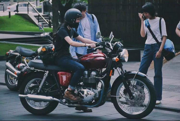 马丁靴是工装靴吗,马丁靴与工装鞋的区别