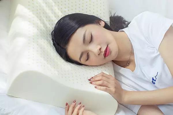 泰国乳胶枕热门视频,泰国正宗乳胶枕头什么牌子最好