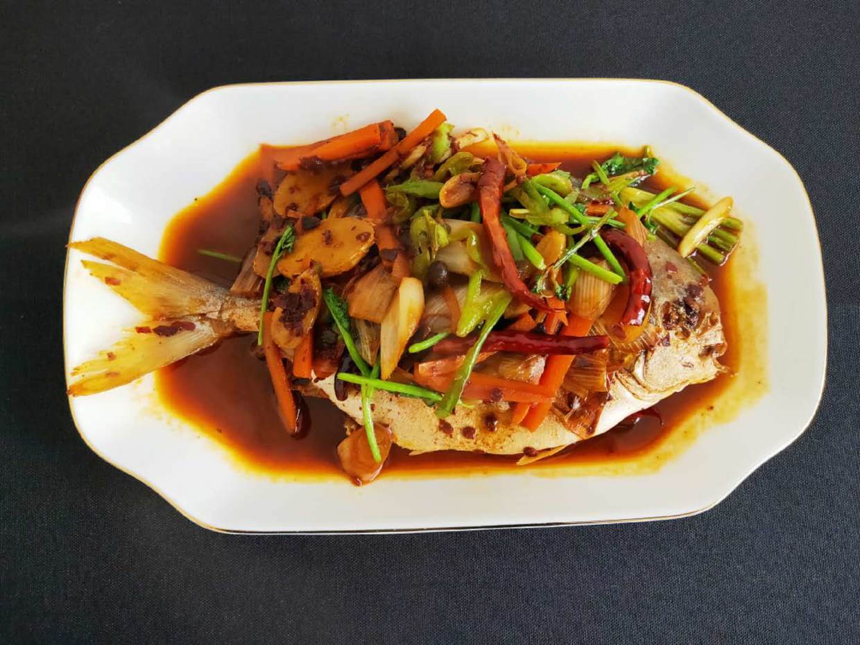 红烧金鲳鱼怎样做最好吃,红烧金鲳鱼怎么做才好吃