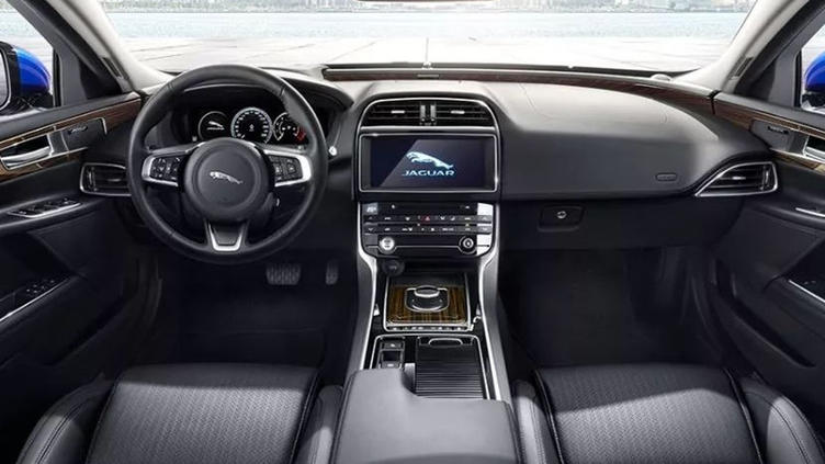 捷豹ct5怎么选,预算不到30万的车