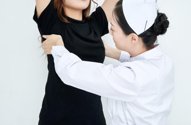 乳腺结节和增生症状有什么不一样,乳腺小叶增生的症状是什么意思