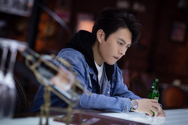 靳东深陷中年危机而不自知,靳东中年危机电视剧全集