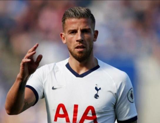 球星发型排行,c罗大背头发型