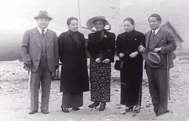 孔令仪携天价嫁妆下嫁凤凰男,孔令仪和穷小子结婚视频