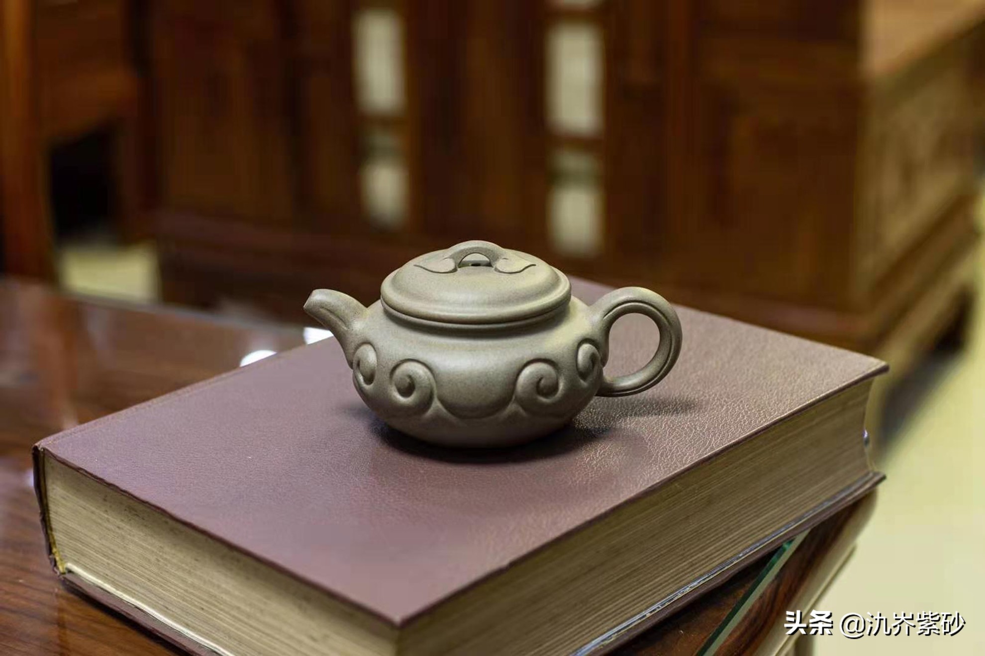 市场上卖的青色的紫砂壶,网上卖的绿泥紫砂壶是真的吗