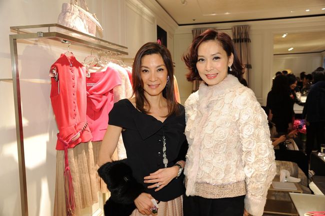 邝美云和周大福的关系,邝美云是如何成为亿万富婆的