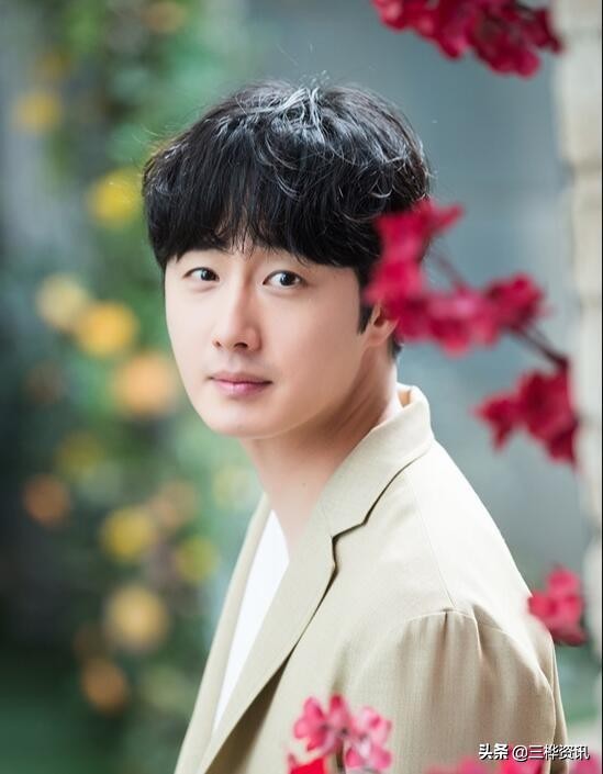 去年11月在疗养院认真服务了2年的韩国男演员丁一宇！