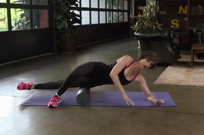 股四头肌：“我也不想这么凸出，谁让臀大肌和腘绳肌不争气呢！”