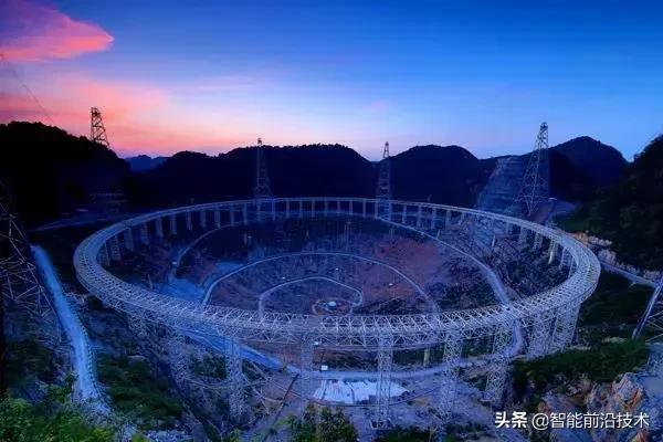 中国天眼看到宇宙的画面,看天眼