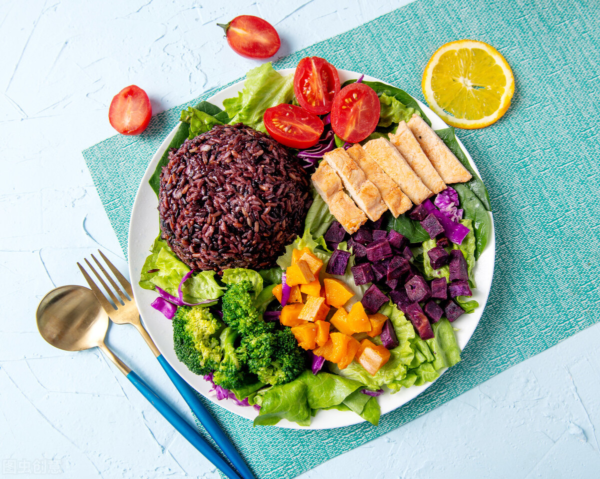 晚上吃大餐第二天怎么补救,晚上吃大餐如何补救