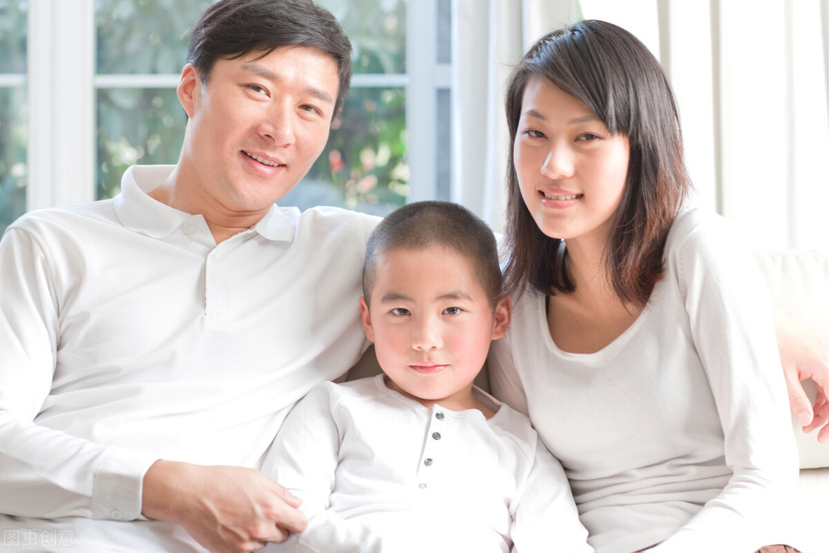 婆婆生日，弟媳送耳环我孝敬2万，婆婆嫌我给少，老公：爱要不要