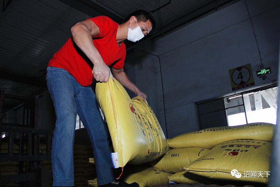 聚焦优化营商环境精准为民服务,聚焦精准服务优化营商环境