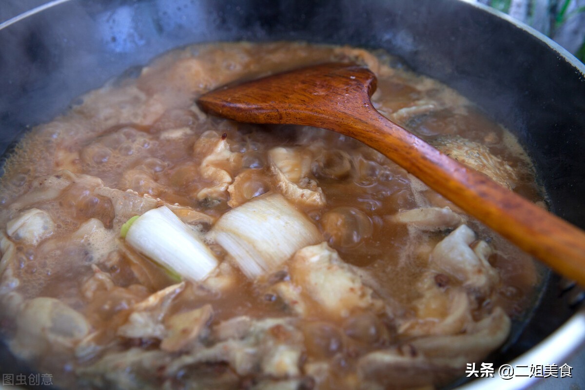 炖鱼怎么炖不腥又不柴,鱼如何炖得鲜嫩不柴