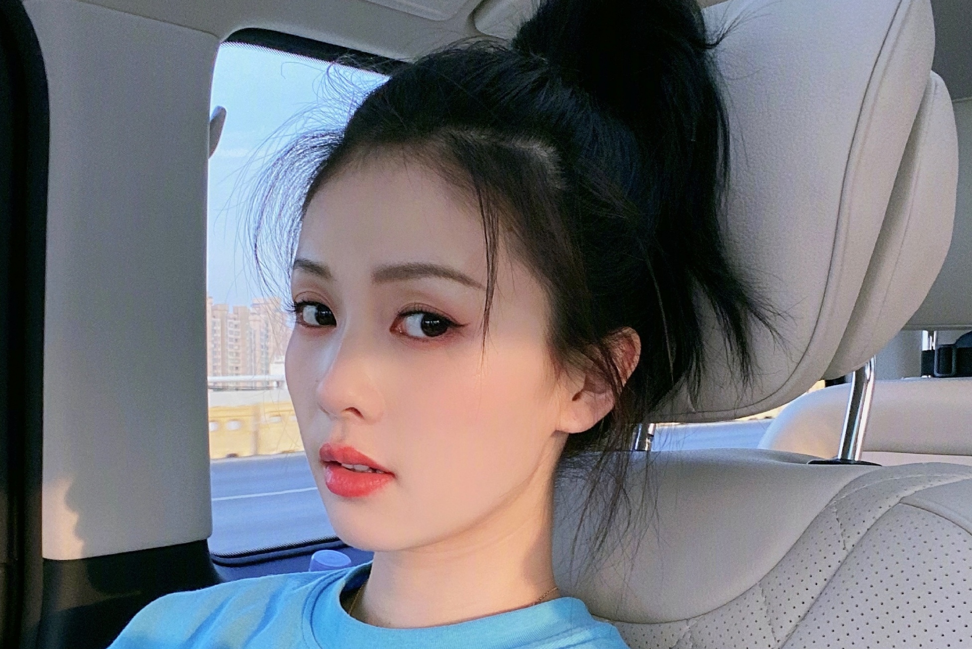 好喜欢白鹿的发际线，毛茸茸的感觉，比颜值更优秀