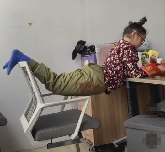 小学生写作业咋这么难,小学生写作业的绝招