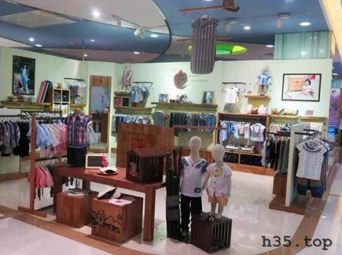 最新童装店双门头装修效果图,童装店怎么装修才有顾客
