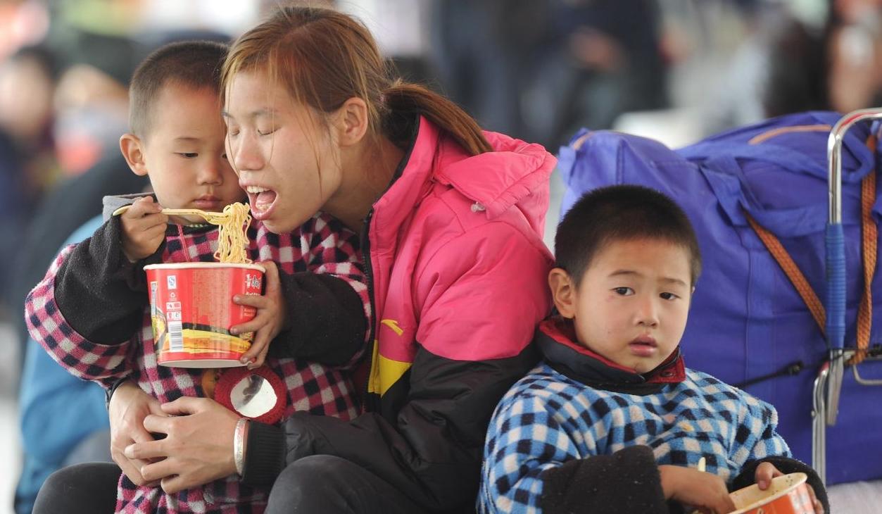 二胎和独生子十年后有什么差距 (30年后独生子女和二胎家庭的区别)