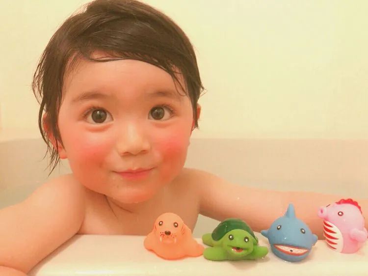 日本大眼妹本人抖音,日本大阪大眼妹本人抖音