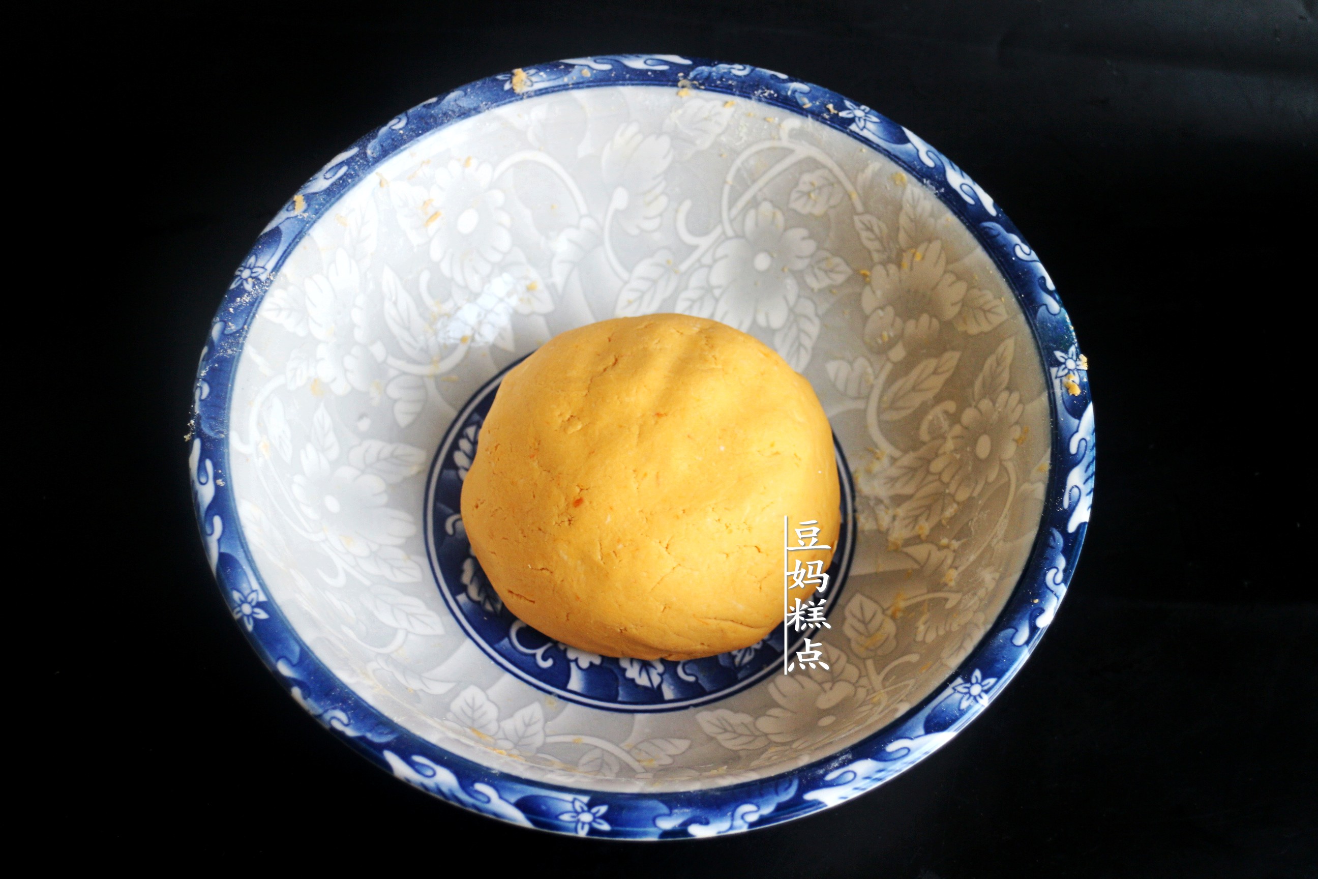 红薯饼的做法不塌的小视频,好吃的红薯饼软糯香甜