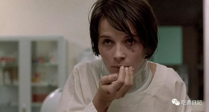 红蓝白三部曲电影解析,红蓝白三部曲之蓝影评